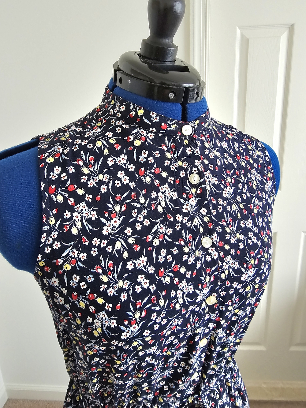 CHAPS M Navy Floral Sleeveless Button Front Tiered Maxi Dress Tie Waist - Picture 5 of 15